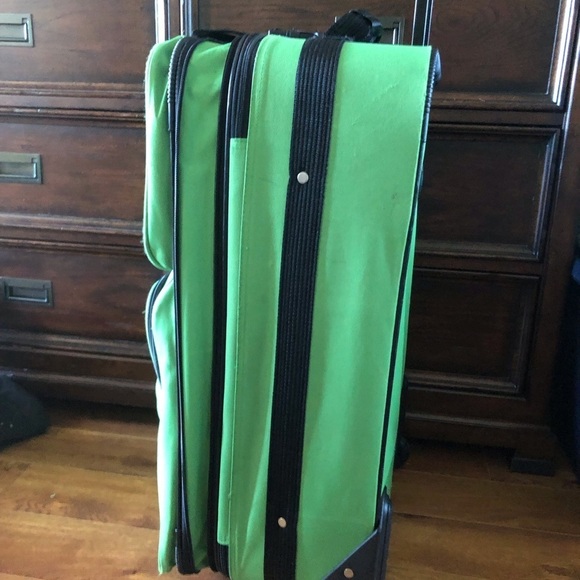 Leisure green rolling suitcase large - Picture 2 of 10